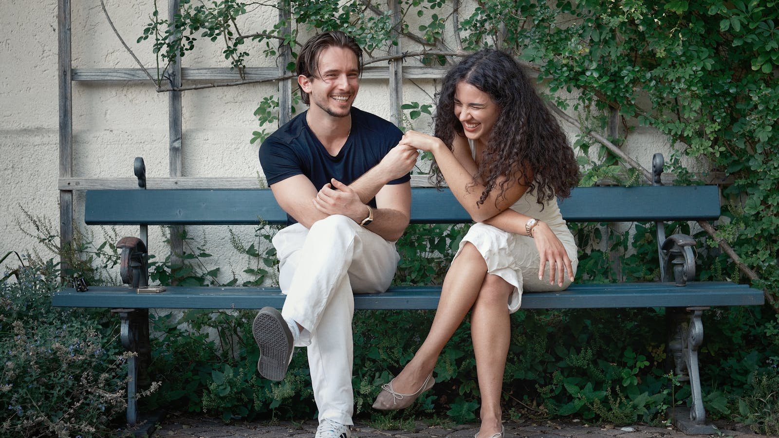 Green Flags in a Relationship: Signs of a Healthy, Secure Connection